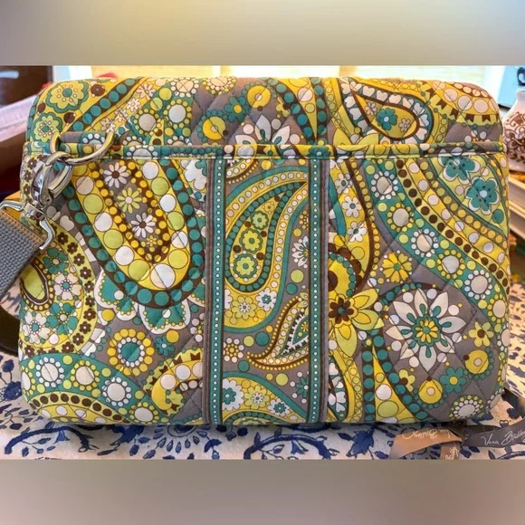 Retired print from Vera Bradley. Tablet quilted case with removable strap. - Picture 3 of 5